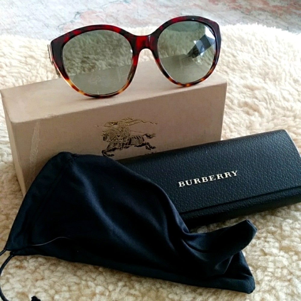 Gorgeous Burberry Women's Sunglasses